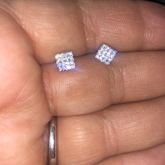 Dainty Little Unisex Cubic Zirconia Pavé Square Studs-Boutique - Picture 8 of 8